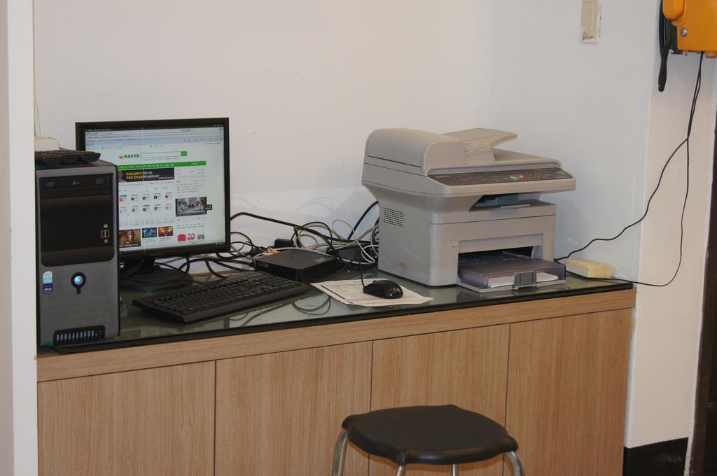 Geomunoreum Hostel Чеджу Екстериор снимка