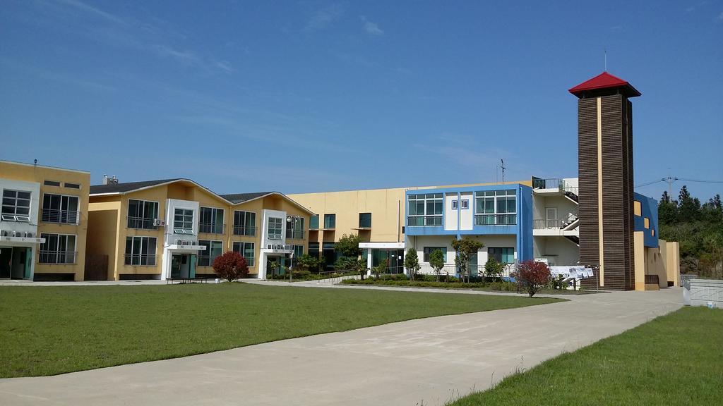 Geomunoreum Hostel Чеджу Екстериор снимка