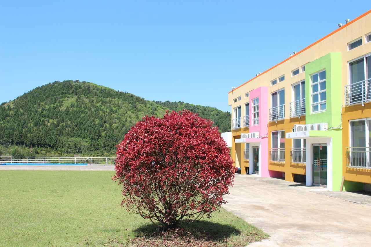 Geomunoreum Hostel Чеджу Екстериор снимка