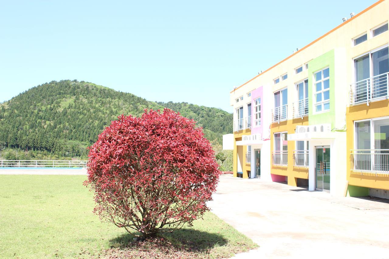 Geomunoreum Hostel Чеджу Екстериор снимка